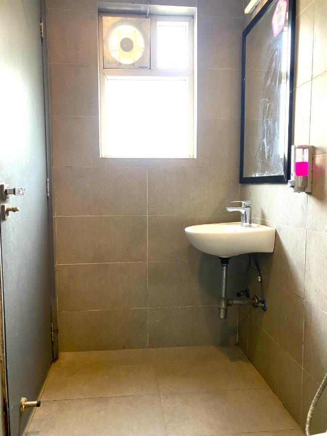 Qotel Hotel Ip Residency East Delhi Preet Vihar New Delhi Bagian luar foto