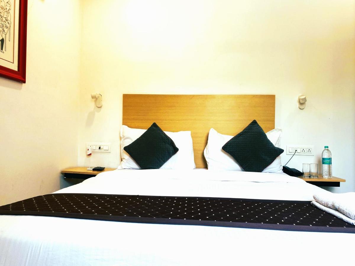 Qotel Hotel Ip Residency East Delhi Preet Vihar New Delhi Bagian luar foto