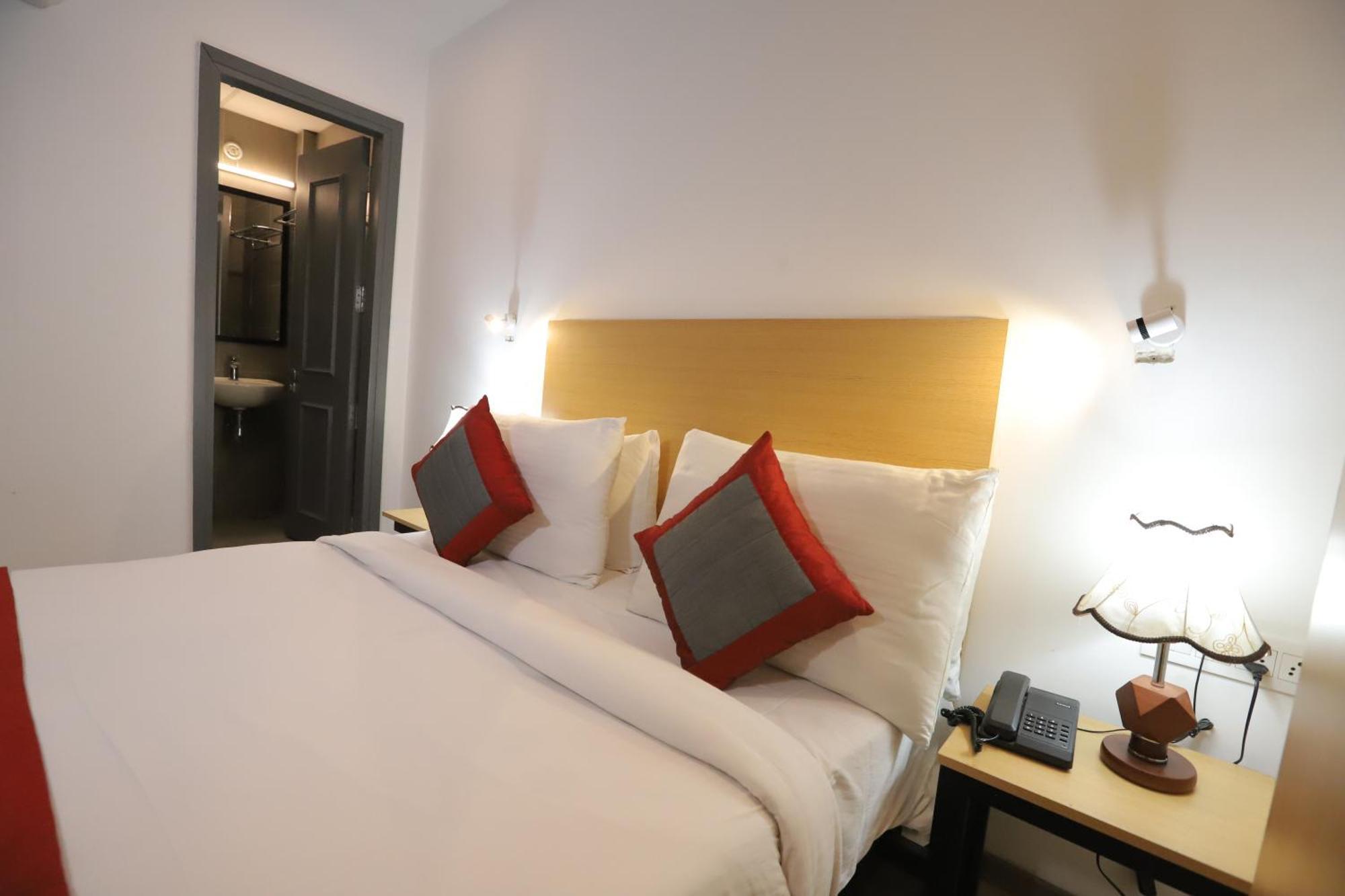 Qotel Hotel Ip Residency East Delhi Preet Vihar New Delhi Bagian luar foto